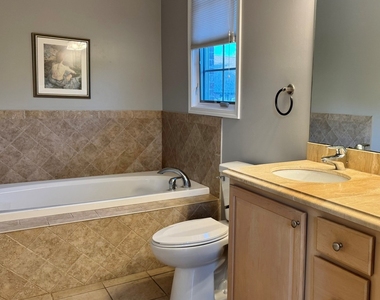 1522 Stonegate Manor - Photo Thumbnail 9