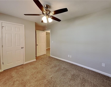 281 Bainbridge Circle - Photo Thumbnail 11