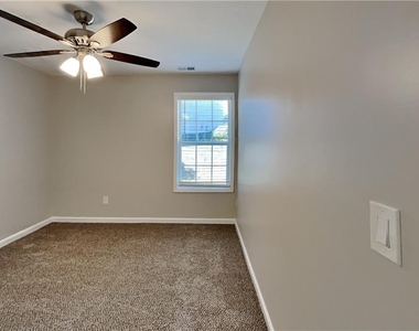 281 Bainbridge Circle - Photo Thumbnail 14