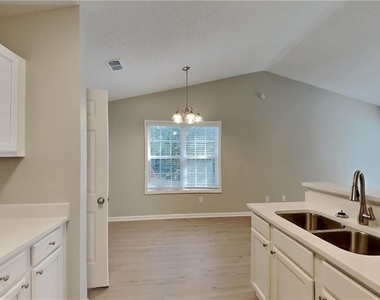 281 Bainbridge Circle - Photo Thumbnail 5