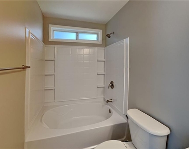 281 Bainbridge Circle - Photo Thumbnail 9