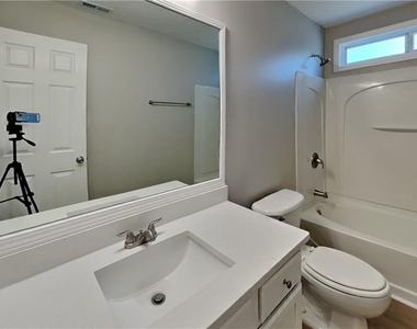 281 Bainbridge Circle - Photo Thumbnail 15