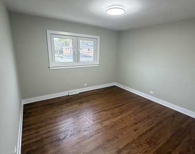 966 S Iowa Avenue - Photo Thumbnail 8