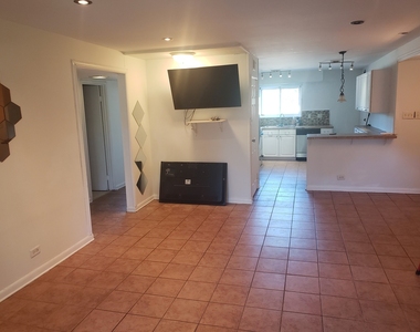 9418 Bay Colony Drive - Photo Thumbnail 3