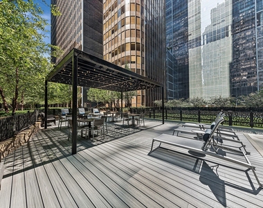 333 E Ontario Street - Photo Thumbnail 13