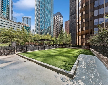333 E Ontario Street - Photo Thumbnail 10