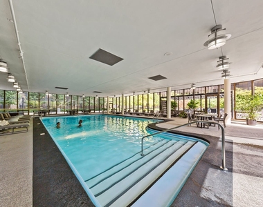 333 E Ontario Street - Photo Thumbnail 20