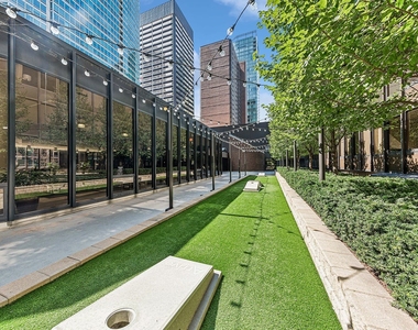 333 E Ontario Street - Photo Thumbnail 8