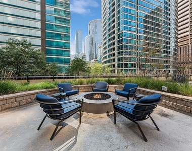333 E Ontario Street - Photo Thumbnail 12