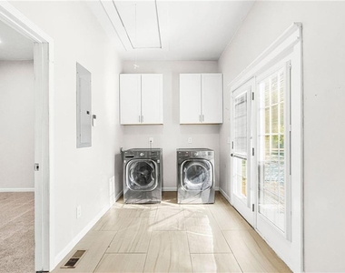 865 Hall Street Nw - Photo Thumbnail 16