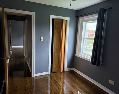 6841 S Hermitage Avenue - Photo Thumbnail 5