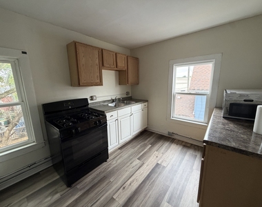 428 W High Street - Photo Thumbnail 4
