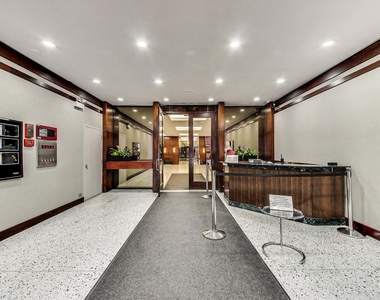 535 N Michigan Avenue - Photo Thumbnail 3