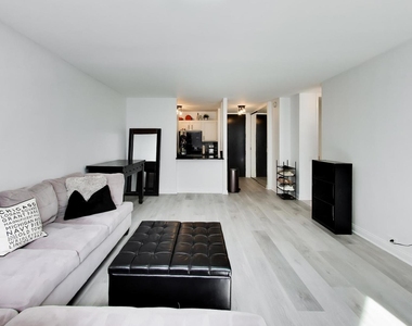 535 N Michigan Avenue - Photo Thumbnail 10