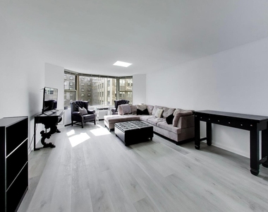 535 N Michigan Avenue - Photo Thumbnail 8