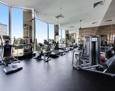 535 N Michigan Avenue - Photo Thumbnail 16