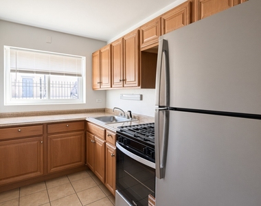 6719 N Hermitage Avenue - Photo Thumbnail 1