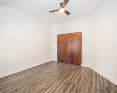 5234 S Homan Avenue - Photo Thumbnail 8