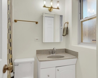 4935 N Wolcott Avenue - Photo Thumbnail 17