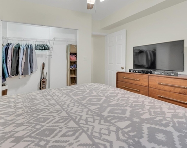 4935 N Wolcott Avenue - Photo Thumbnail 15
