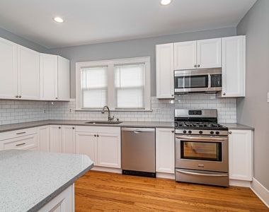 247 W Palatine Road - Photo Thumbnail 10