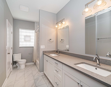 247 W Palatine Road - Photo Thumbnail 5