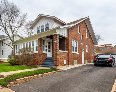 247 W Palatine Road - Photo Thumbnail 20