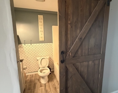 351 Meadow Green Lane - Photo Thumbnail 6
