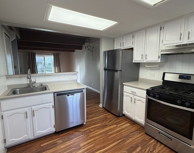 351 Meadow Green Lane - Photo Thumbnail 4