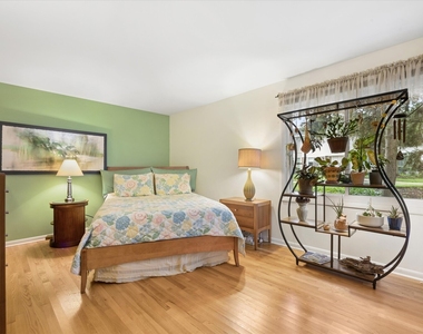 2720 Mitchell Drive - Photo Thumbnail 2