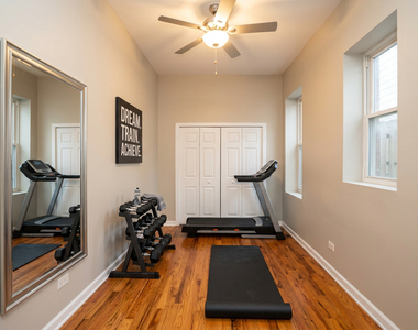 4528 S Prairie Avenue - Photo Thumbnail 12