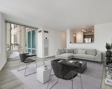 345 N La Salle Drive - Photo Thumbnail 5