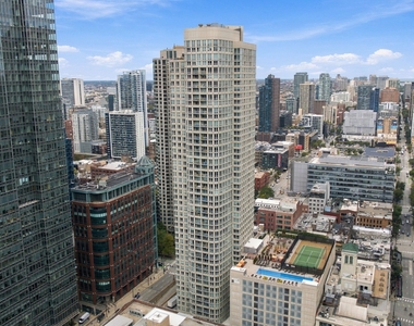 345 N La Salle Drive - Photo Thumbnail 30