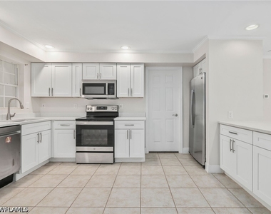 2437 Sunset Avenue - Photo Thumbnail 11