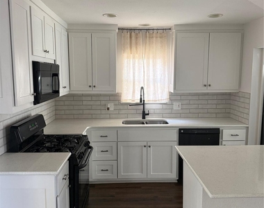 1406 Kirwin Street - Photo Thumbnail 5