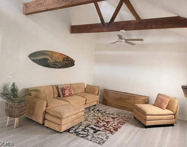 3516 E Riverside Drive - Photo Thumbnail 2