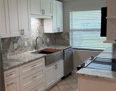 9305 Cobbler Lane - Photo Thumbnail 6