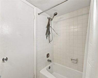 704 Broad Avenue S - Photo Thumbnail 15