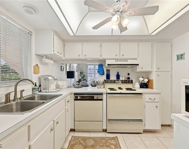 704 Broad Avenue S - Photo Thumbnail 16