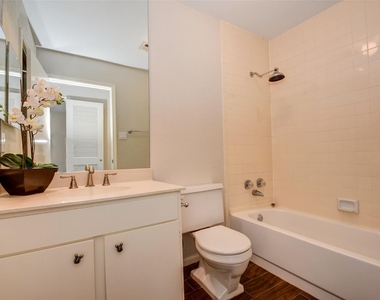 2829 Timmons Lane - Photo Thumbnail 14