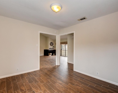 2829 Timmons Lane - Photo Thumbnail 13
