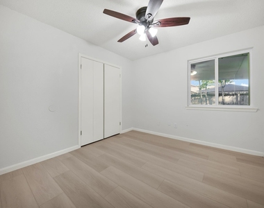 1910 Brushy Creek Drive - Photo Thumbnail 24