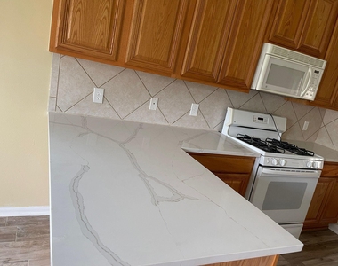 6030 Bassetdale Lane - Photo Thumbnail 3