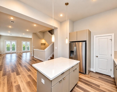 1278 N Post Oak Road - Photo Thumbnail 13