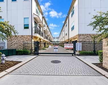 1278 N Post Oak Road - Photo Thumbnail 34