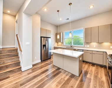 1278 N Post Oak Road - Photo Thumbnail 9