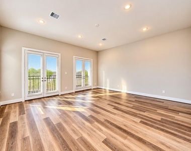 1278 N Post Oak Road - Photo Thumbnail 15