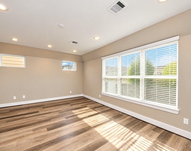 1278 N Post Oak Road - Photo Thumbnail 24