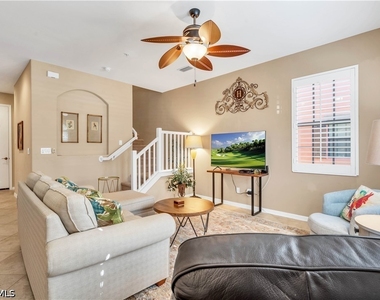 9077 Rialto Street - Photo Thumbnail 3