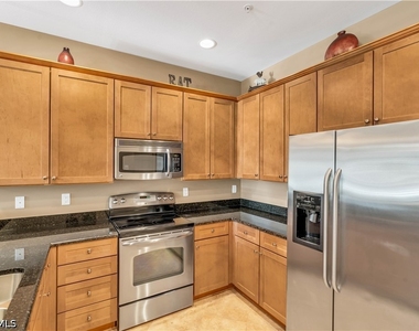 9077 Rialto Street - Photo Thumbnail 14
